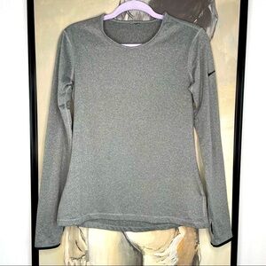 𝅺nike Dri Fit Long Sleeve Thumb Hole Shirt